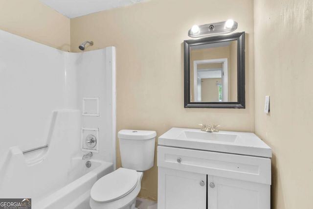 115 Camelot Drive, Atlanta, GA 30349