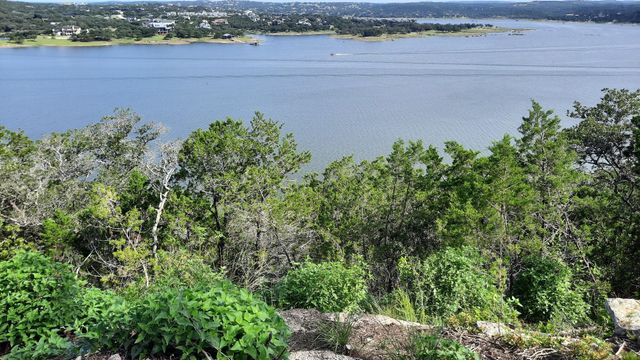 18902 Nicklaus DR, Point Venture, TX 78645