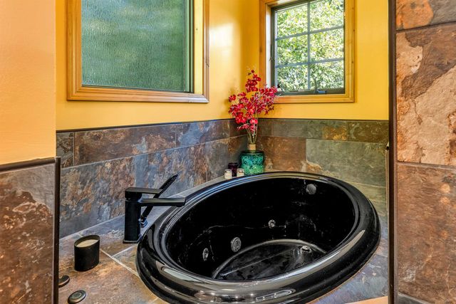 1111 Stark Road, Conway, NH 03813