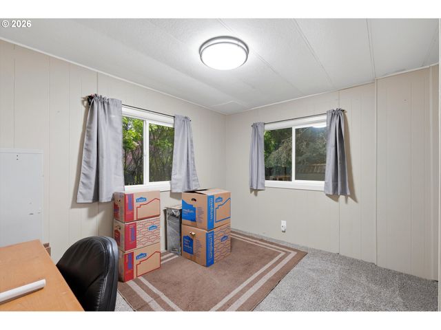 173 RIVERVIEW Dr, Castle Rock, WA 98611