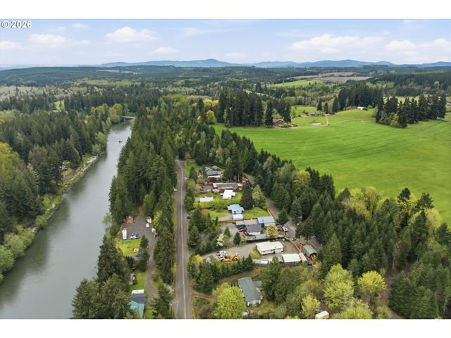 173 RIVERVIEW Dr, Castle Rock, WA 98611