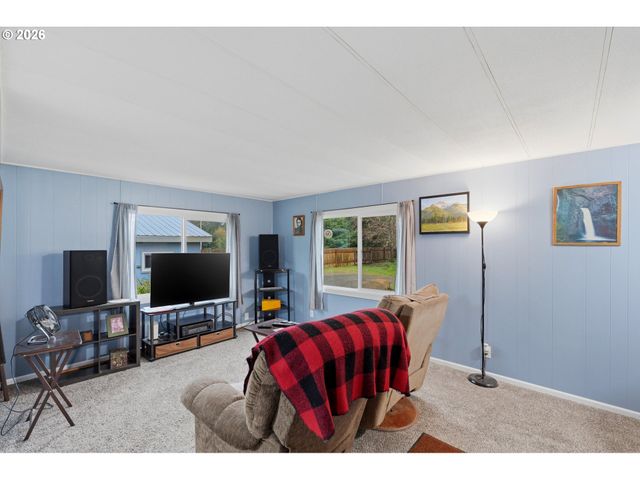 173 RIVERVIEW Dr, Castle Rock, WA 98611