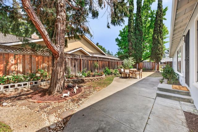 13810 Quito Road, Saratoga, CA 95070