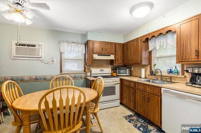 567 Fern Avenue, Lyndhurst, NJ 07071
