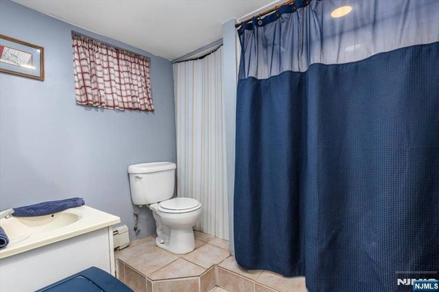 567 Fern Avenue, Lyndhurst, NJ 07071