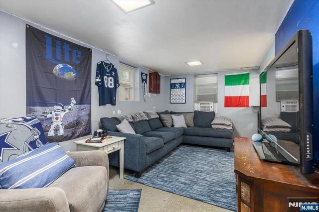 567 Fern Avenue, Lyndhurst, NJ 07071