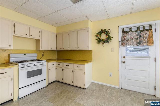 567 Fern Avenue, Lyndhurst, NJ 07071