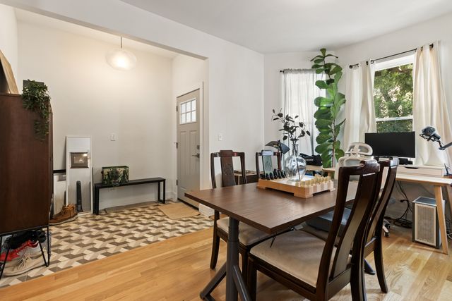 3329 W Pierce Avenue, Chicago, IL 60651