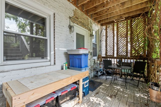 3329 W Pierce Avenue, Chicago, IL 60651