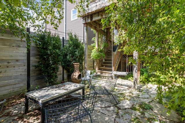 3329 W Pierce Avenue, Chicago, IL 60651