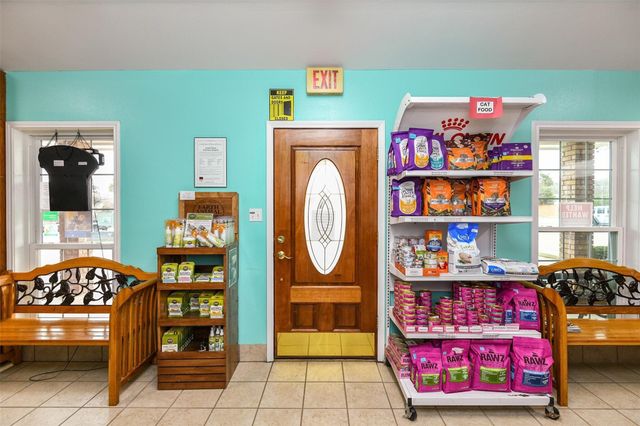 2500 Harwood Road, Bedford, TX 76021