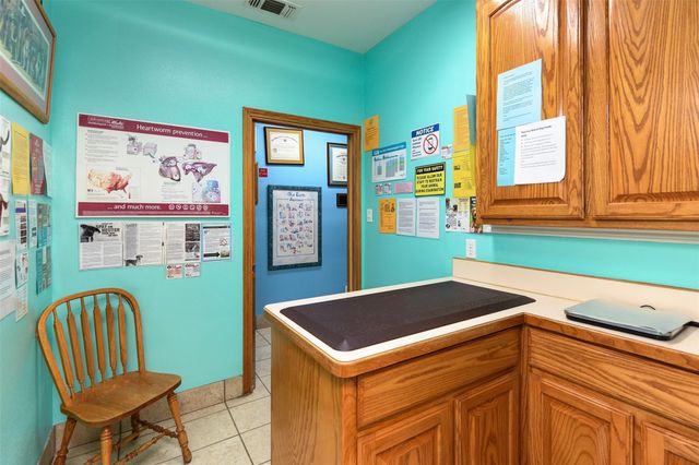 2500 Harwood Road, Bedford, TX 76021