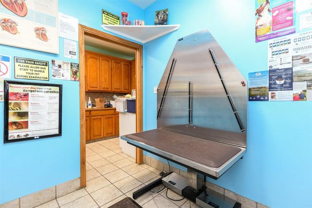 2500 Harwood Road, Bedford, TX 76021