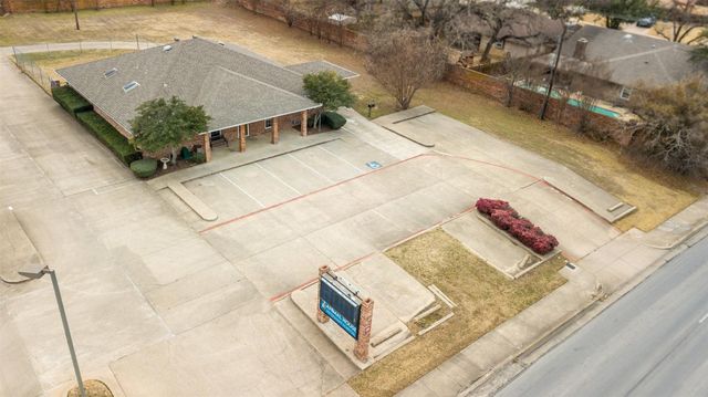 2500 Harwood Road, Bedford, TX 76021