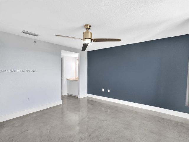 816 NW 11th St 1208, Miami, FL 33136