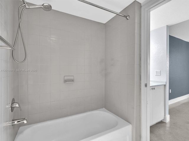 816 NW 11th St 1208, Miami, FL 33136