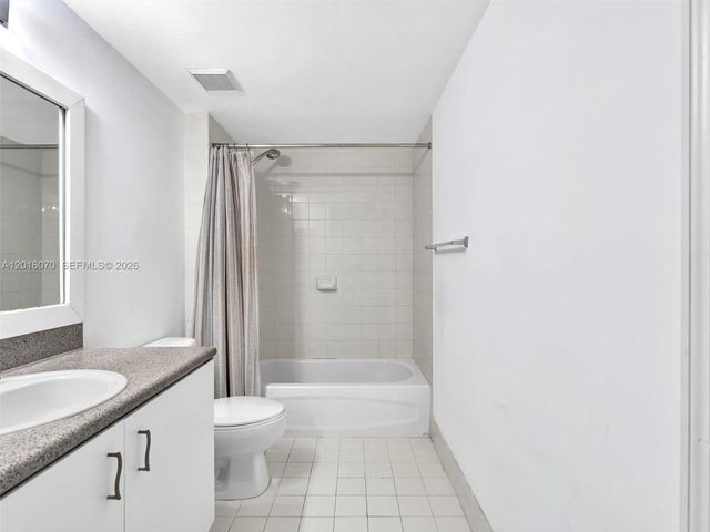 816 NW 11th St 1208, Miami, FL 33136