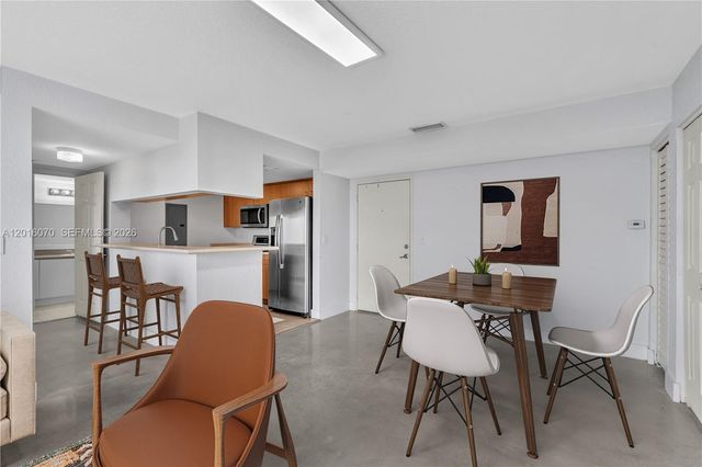 816 NW 11th St 1208, Miami, FL 33136