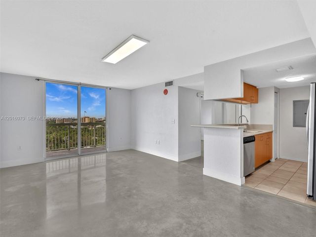 816 NW 11th St 1208, Miami, FL 33136