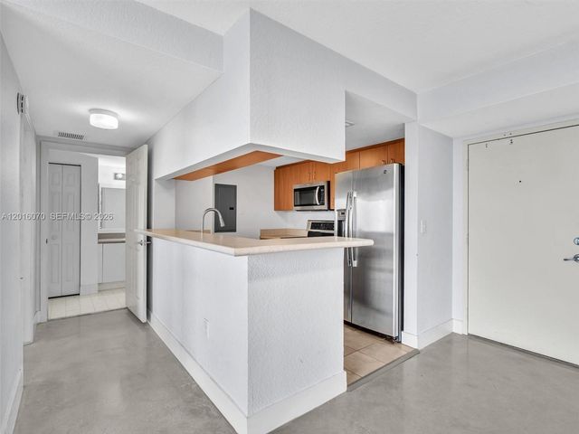 816 NW 11th St 1208, Miami, FL 33136