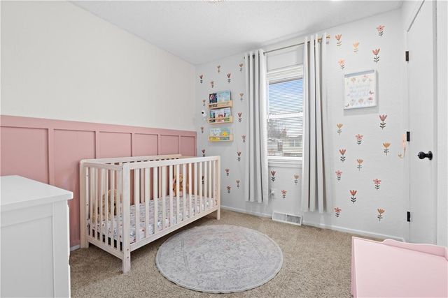 400 SW Killarney Lane, Blue Springs, MO 64014