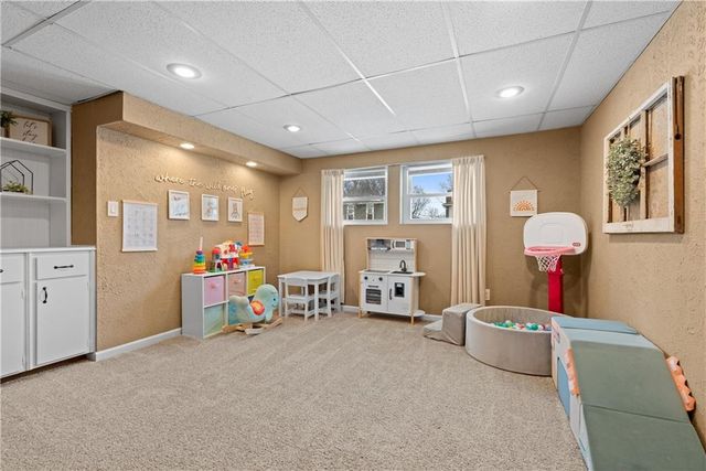 400 SW Killarney Lane, Blue Springs, MO 64014