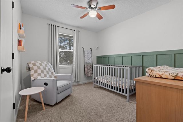 400 SW Killarney Lane, Blue Springs, MO 64014