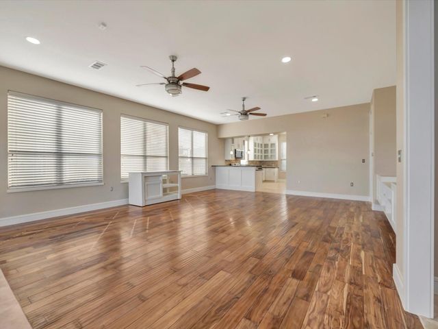 606 2nd St, Seabrook, TX 77586