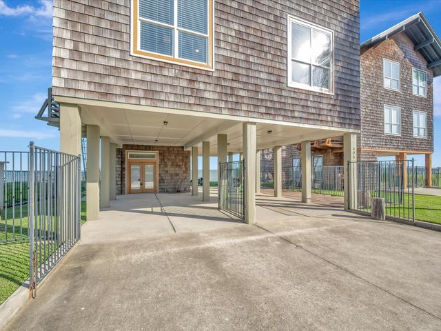 606 2nd St, Seabrook, TX 77586