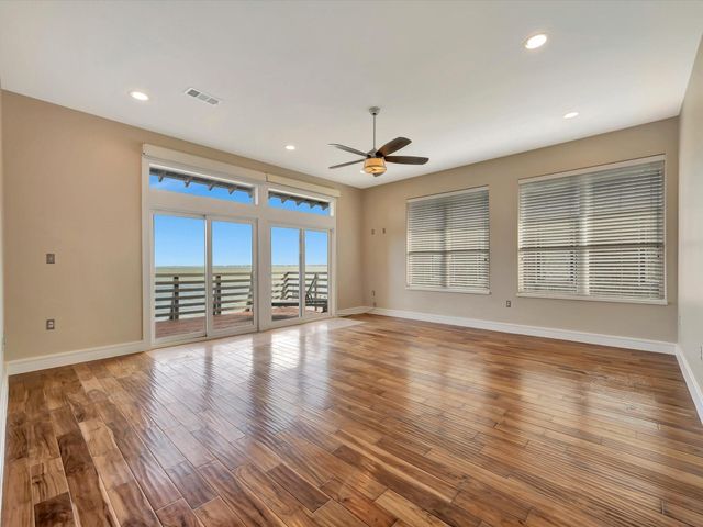606 2nd St, Seabrook, TX 77586