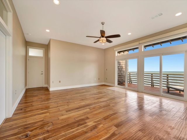 606 2nd St, Seabrook, TX 77586