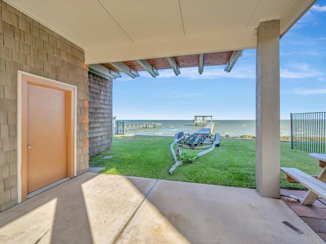 606 2nd St, Seabrook, TX 77586