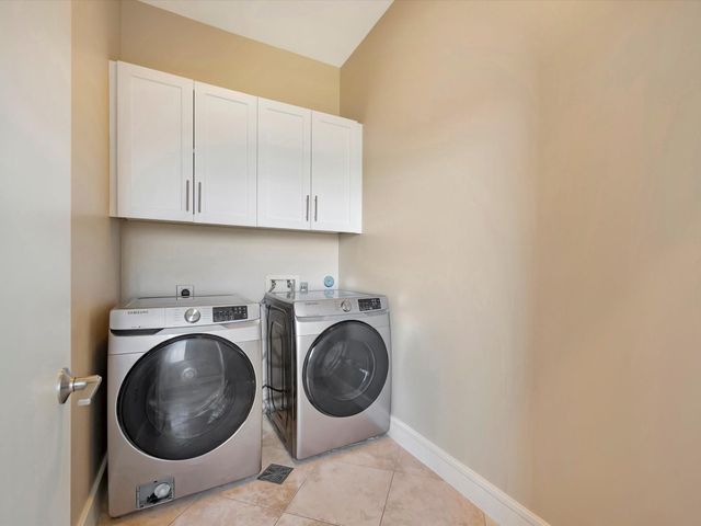 606 2nd St, Seabrook, TX 77586