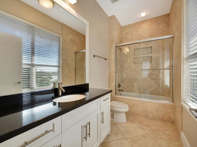 606 2nd St, Seabrook, TX 77586