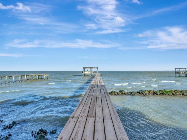 606 2nd St, Seabrook, TX 77586
