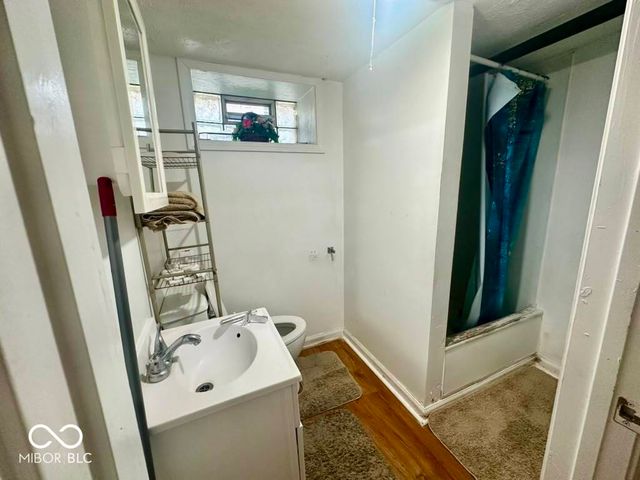 3647 Rockville Road, Indianapolis, IN 46222