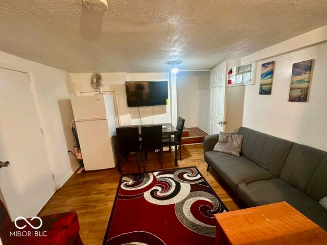 3647 Rockville Road, Indianapolis, IN 46222