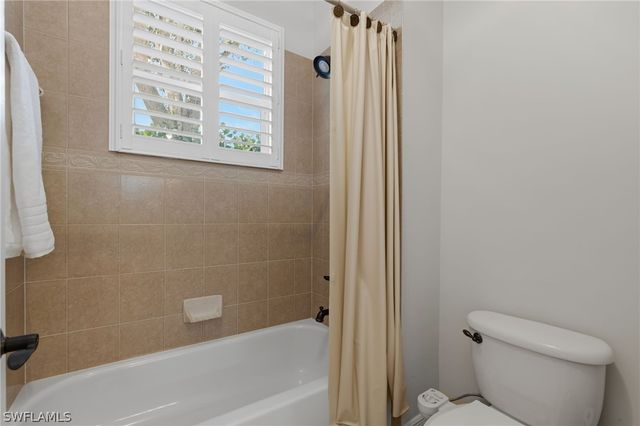 19500 La Serena DR, Estero, FL 33967