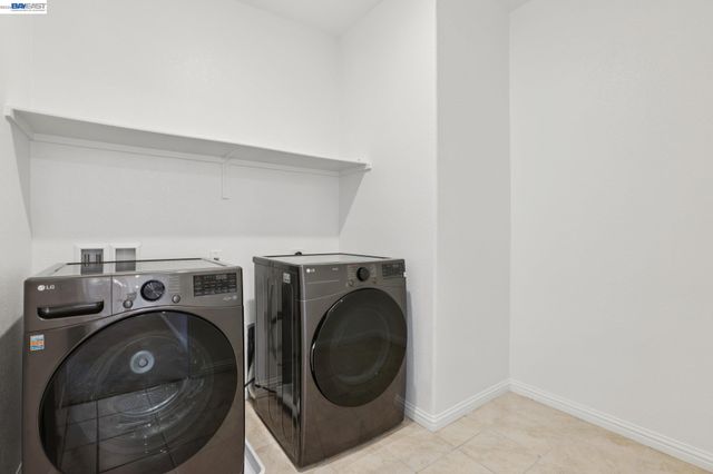 16172 Abernathy Ct, Lathrop, CA 95330