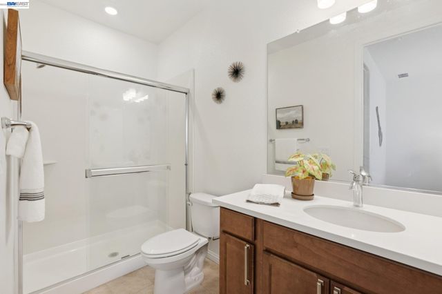 16172 Abernathy Ct, Lathrop, CA 95330