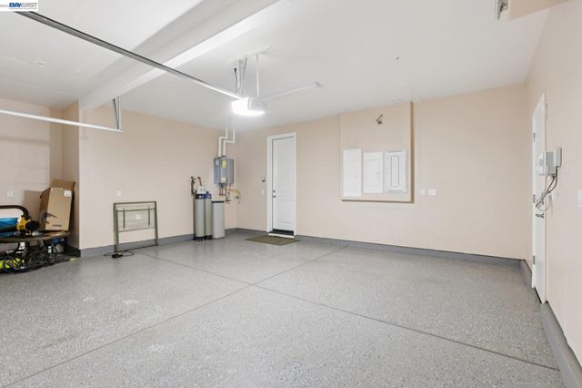 16172 Abernathy Ct, Lathrop, CA 95330