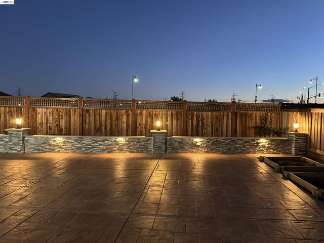 16172 Abernathy Ct, Lathrop, CA 95330