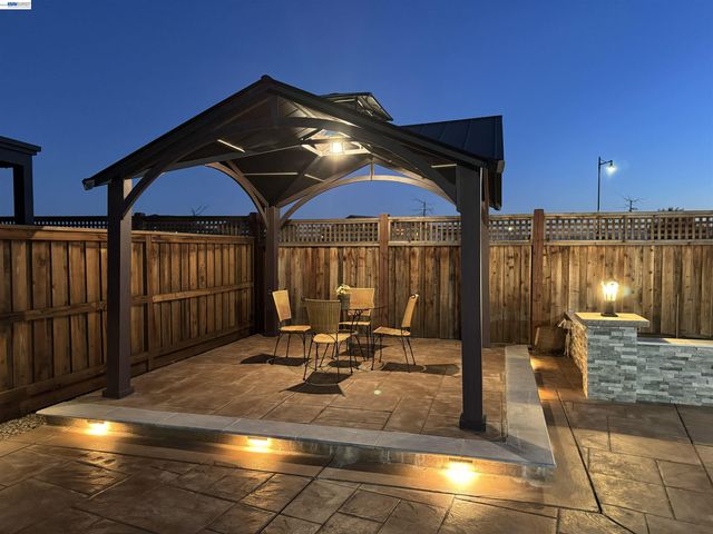 16172 Abernathy Ct, Lathrop, CA 95330