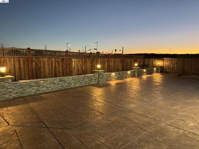 16172 Abernathy Ct, Lathrop, CA 95330