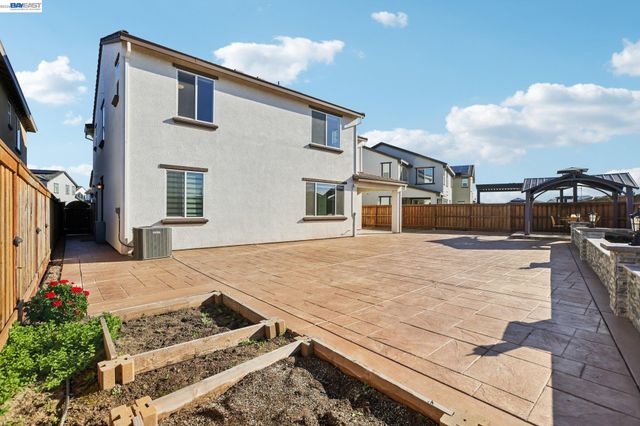 16172 Abernathy Ct, Lathrop, CA 95330