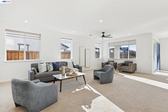 16172 Abernathy Ct, Lathrop, CA 95330