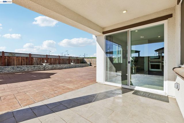 16172 Abernathy Ct, Lathrop, CA 95330