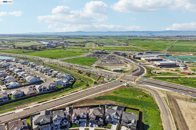 16172 Abernathy Ct, Lathrop, CA 95330