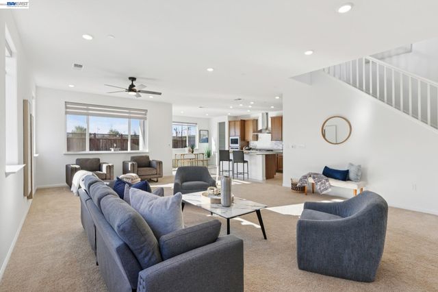 16172 Abernathy Ct, Lathrop, CA 95330