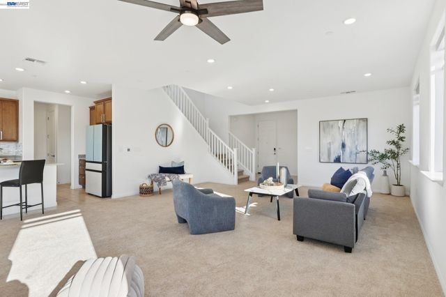 16172 Abernathy Ct, Lathrop, CA 95330